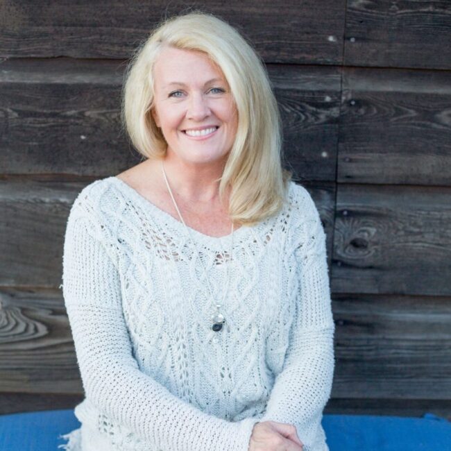 Sarah meditates, trains meditation and mindfulness teachers