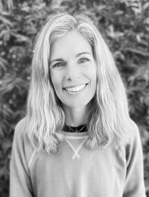 Lauri Kriva is the founder of Swellheart, a Mindfulness and Meditation company